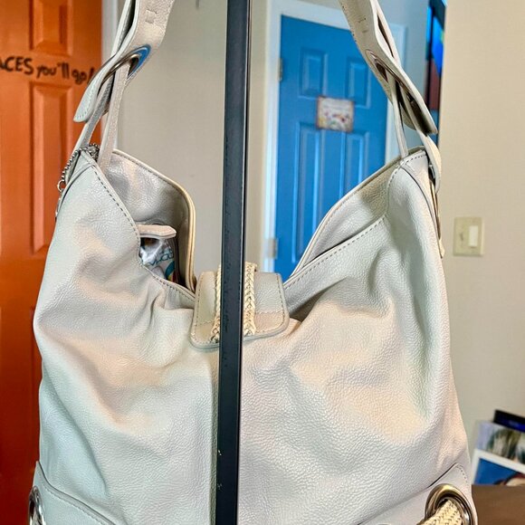 NEW Beautiful Winter White Big Buddha Vegan Leather Hobo Bag W/ Silver Hardware - Picture 3 of 9
